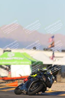 media/Dec-05-2024-Racers Edge (Thu) [[e102e0690b]]/3-B Group/Session 5 (Turn 16)/